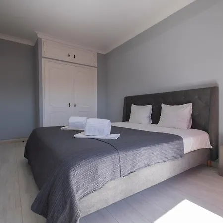 сomfortable And Free Garage Parking Porto