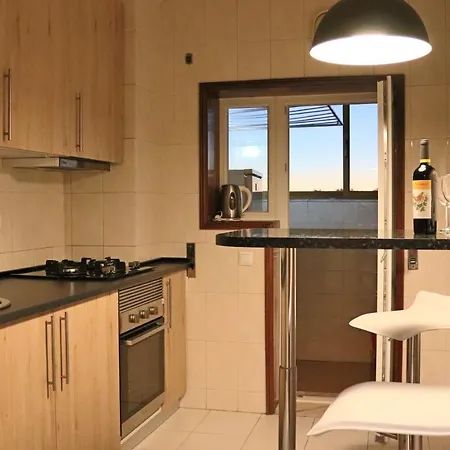 сomfortable And Free Garage Parking *